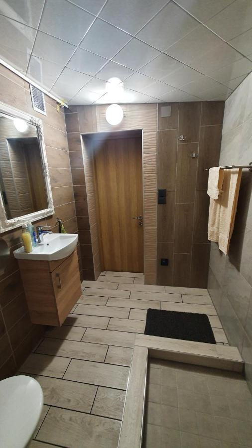 Cinema Hostel Jaervakandi Экстерьер фото